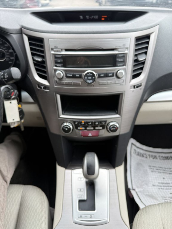 2012 Subaru Outback Image 16