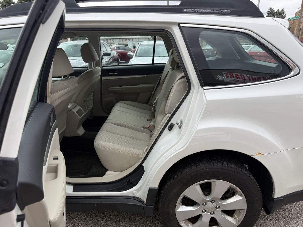 2012 Subaru Outback Image 22
