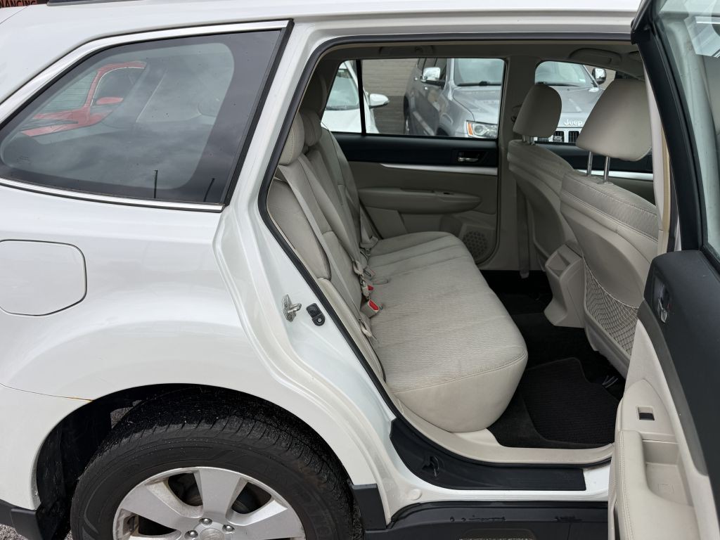 2012 Subaru Outback Image 24