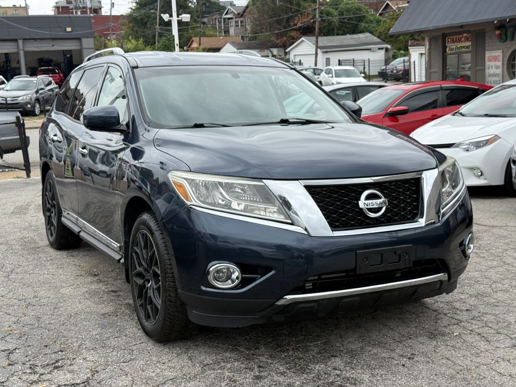 2013 Nissan Pathfinder Image 1
