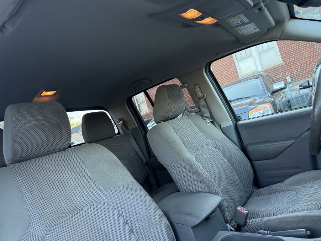 2017 Nissan Frontier Image 21