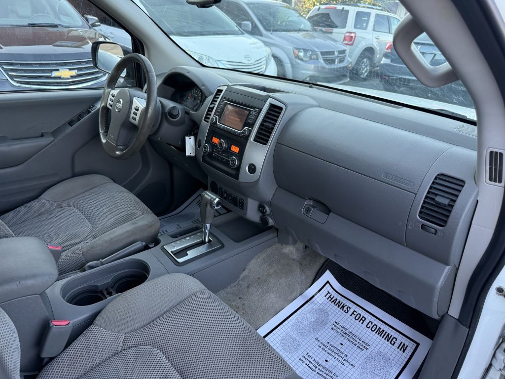 2017 Nissan Frontier Image 24
