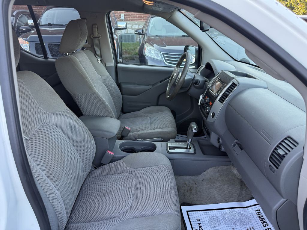 2017 Nissan Frontier Image 25