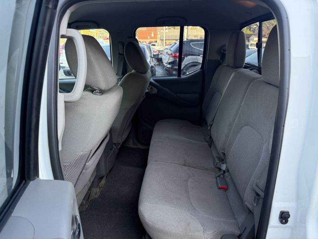2017 Nissan Frontier Image 27