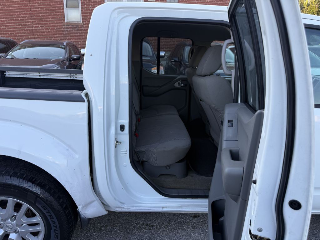 2017 Nissan Frontier Image 28