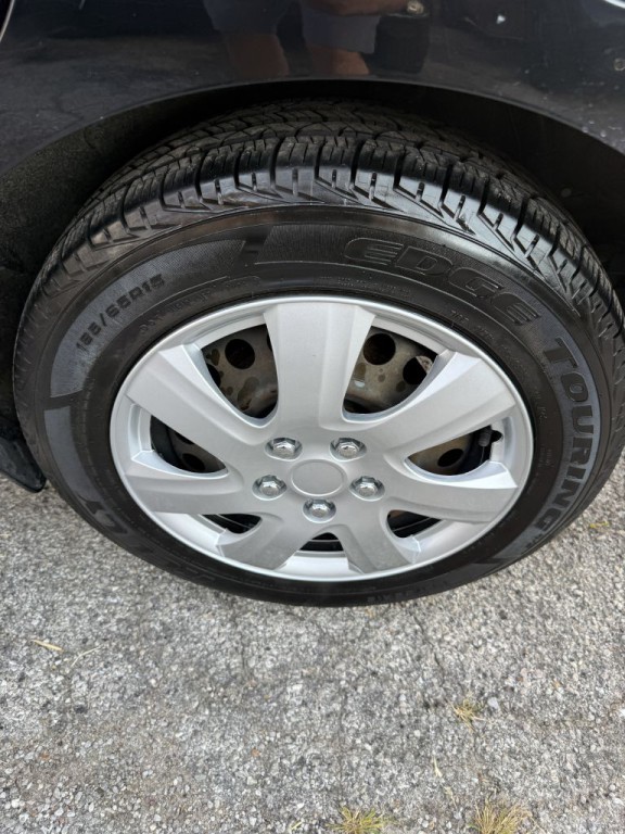 2018 Nissan Versa Image 11