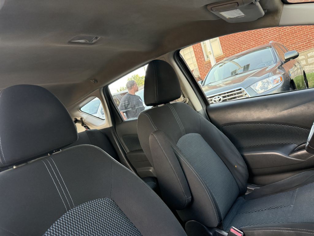2018 Nissan Versa Image 19