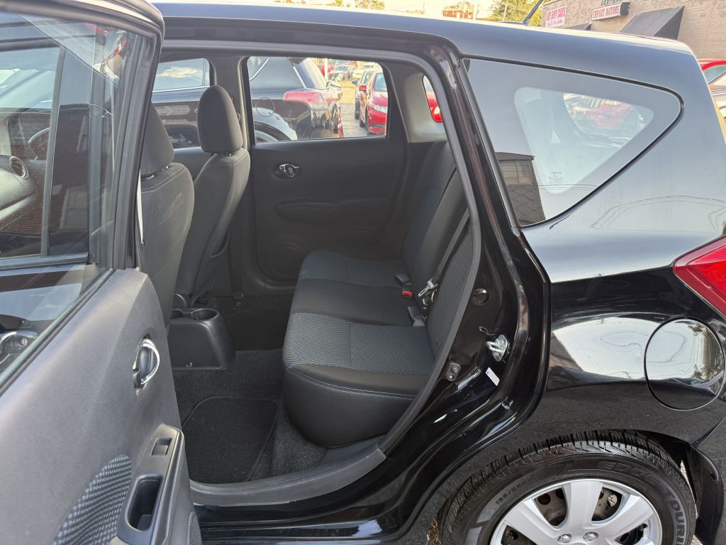2018 Nissan Versa Image 24