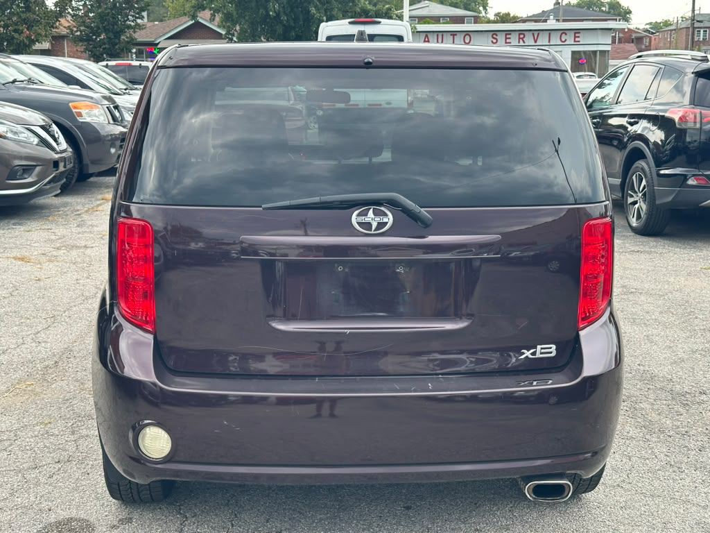 2010 Scion xB Image 7