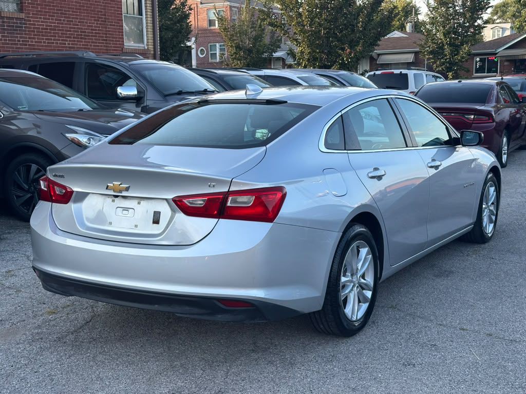 2018 Chevrolet Malibu Image 4