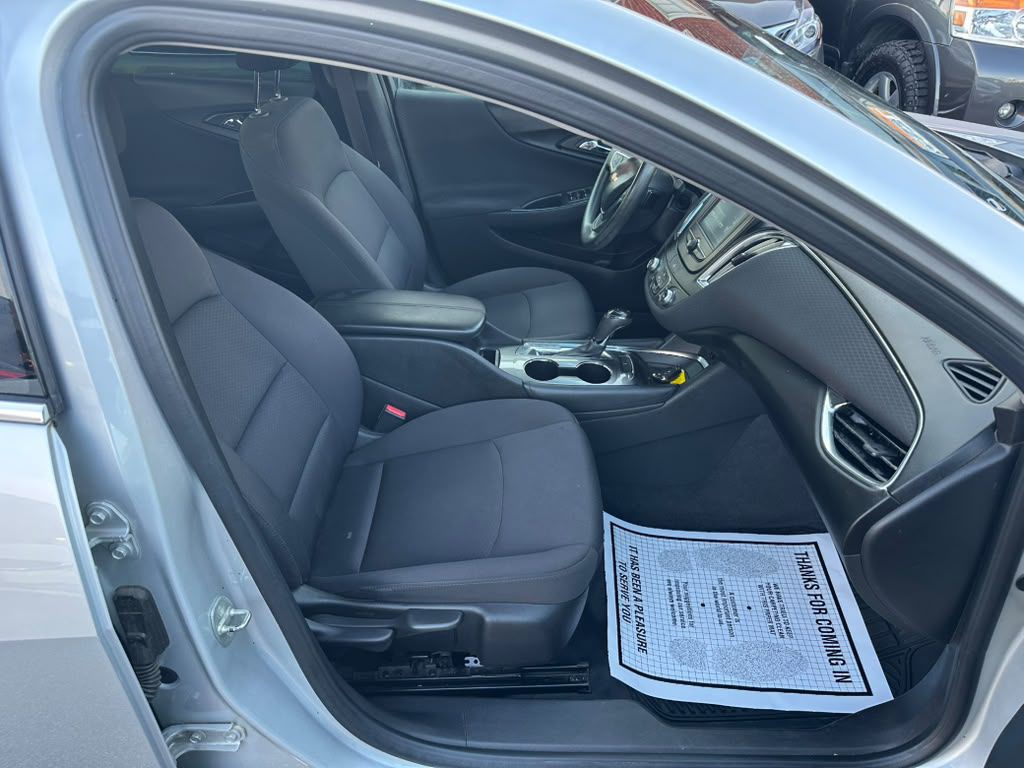 2018 Chevrolet Malibu Image 18