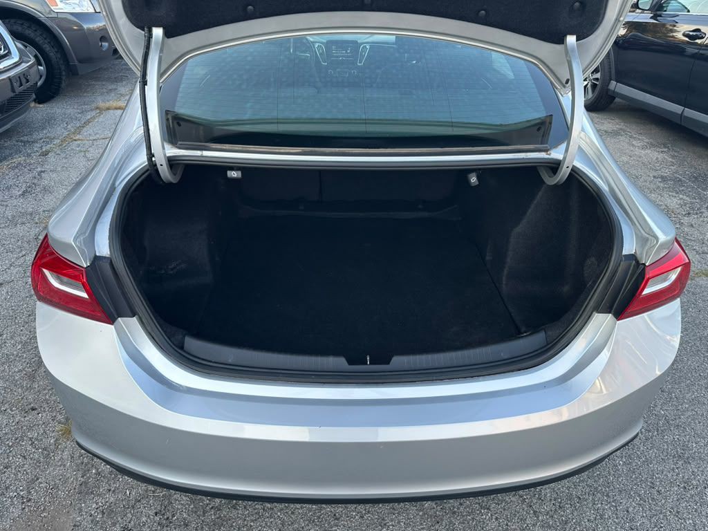 2018 Chevrolet Malibu Image 8