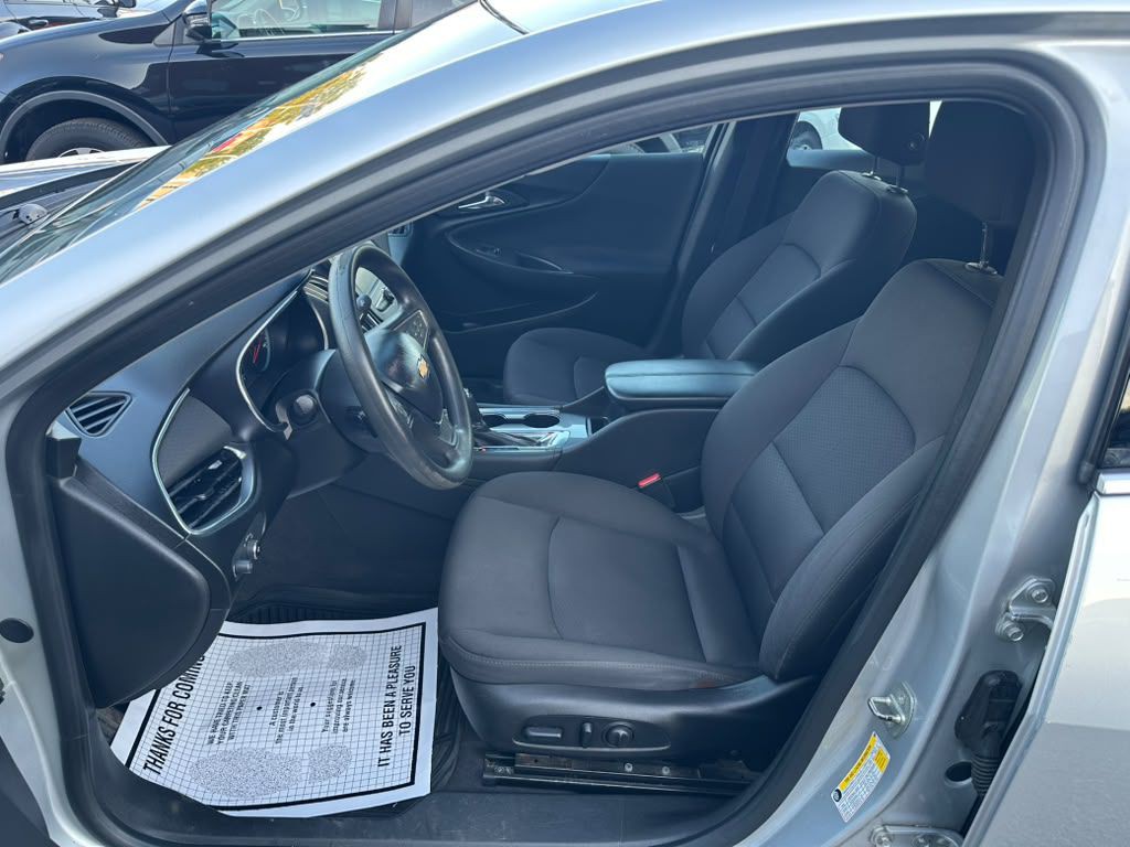 2018 Chevrolet Malibu Image 11