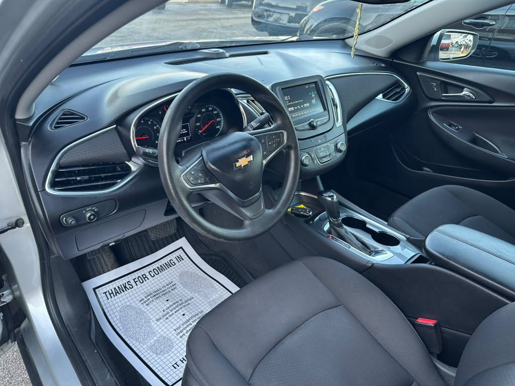2018 Chevrolet Malibu Image 12