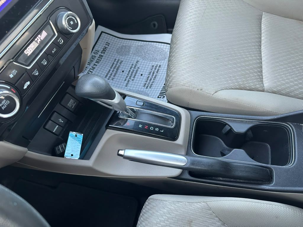 2015 Honda Civic Image 21