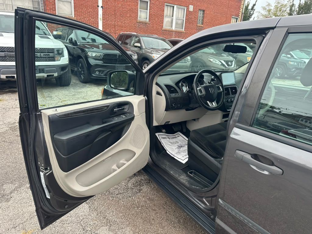 2016 Dodge Grand Caravan Image 10