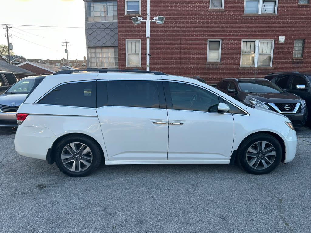 2014 Honda Odyssey Image 4