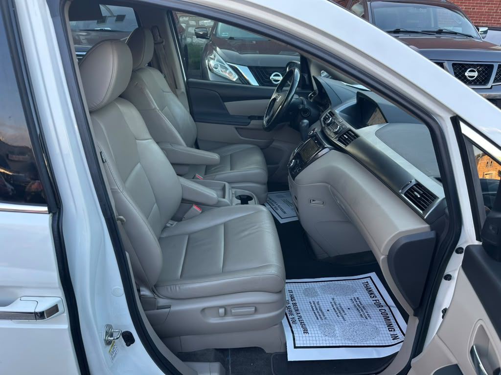2014 Honda Odyssey Image 12