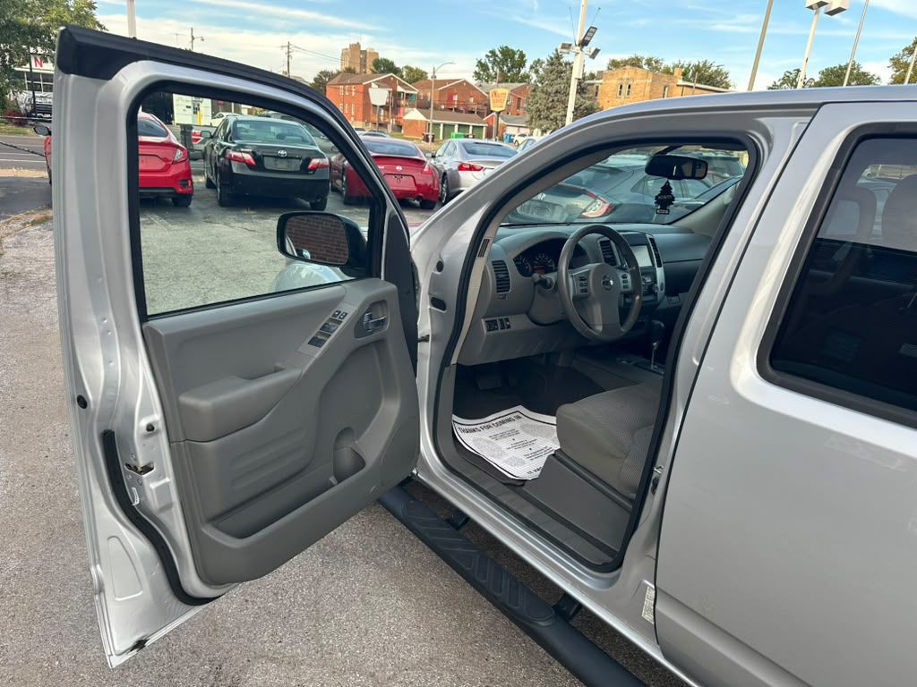 2020 Nissan Frontier Image 9