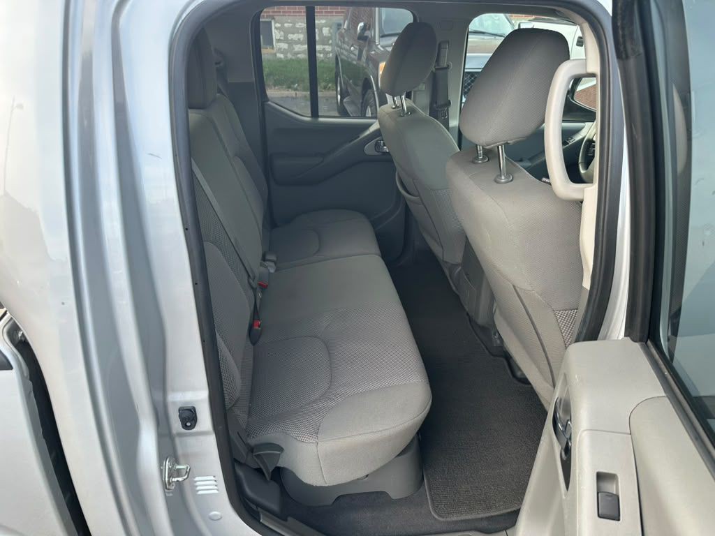 2020 Nissan Frontier Image 21