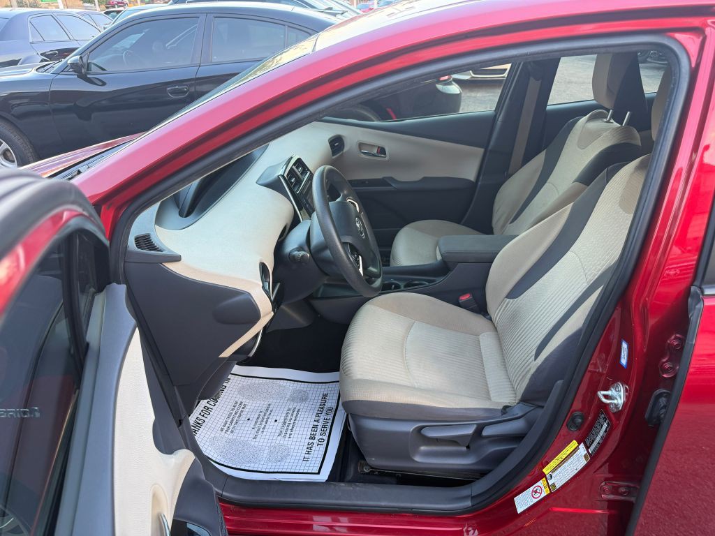 2016 Toyota Prius Image 13