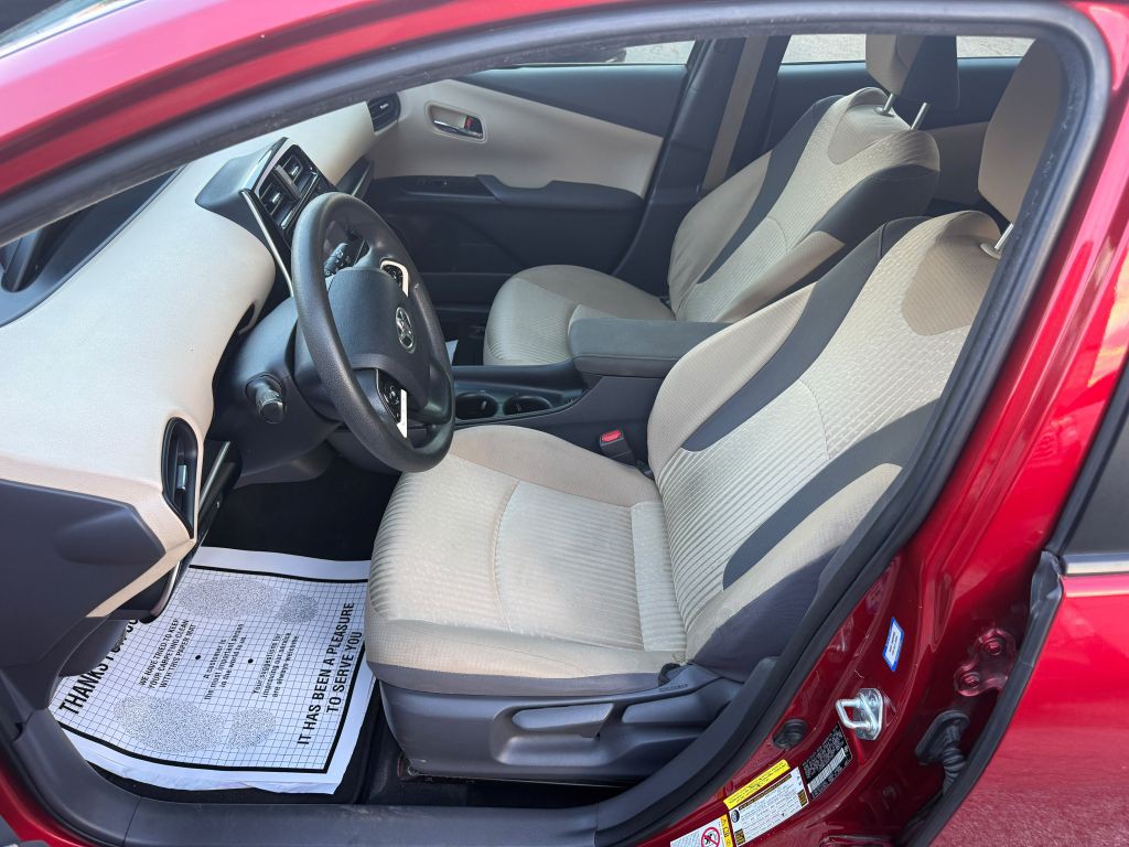 2016 Toyota Prius Image 14