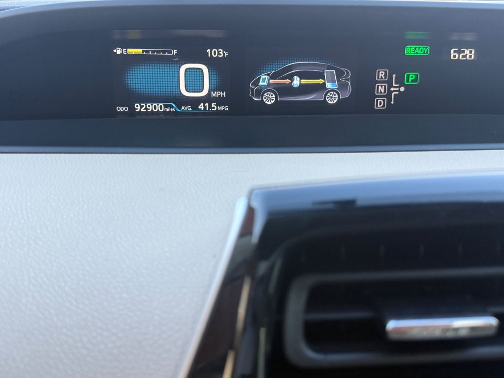 2016 Toyota Prius Image 16