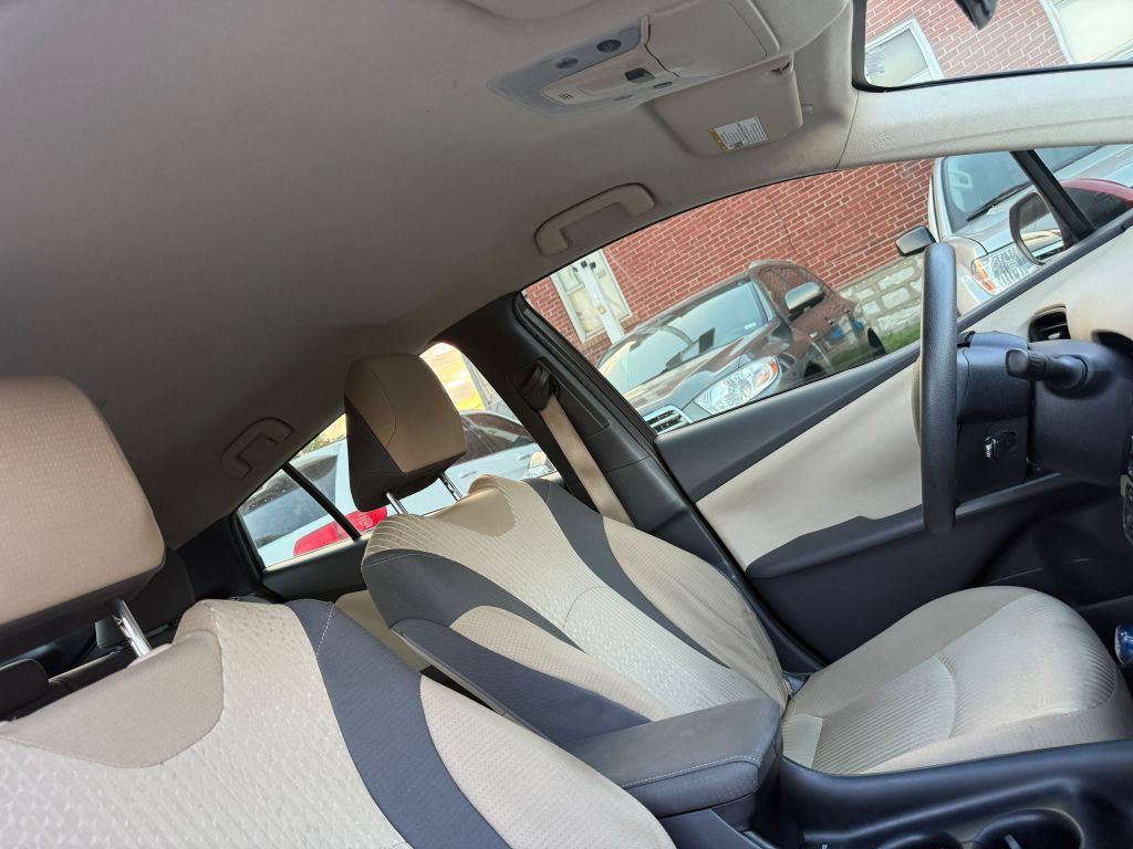 2016 Toyota Prius Image 19
