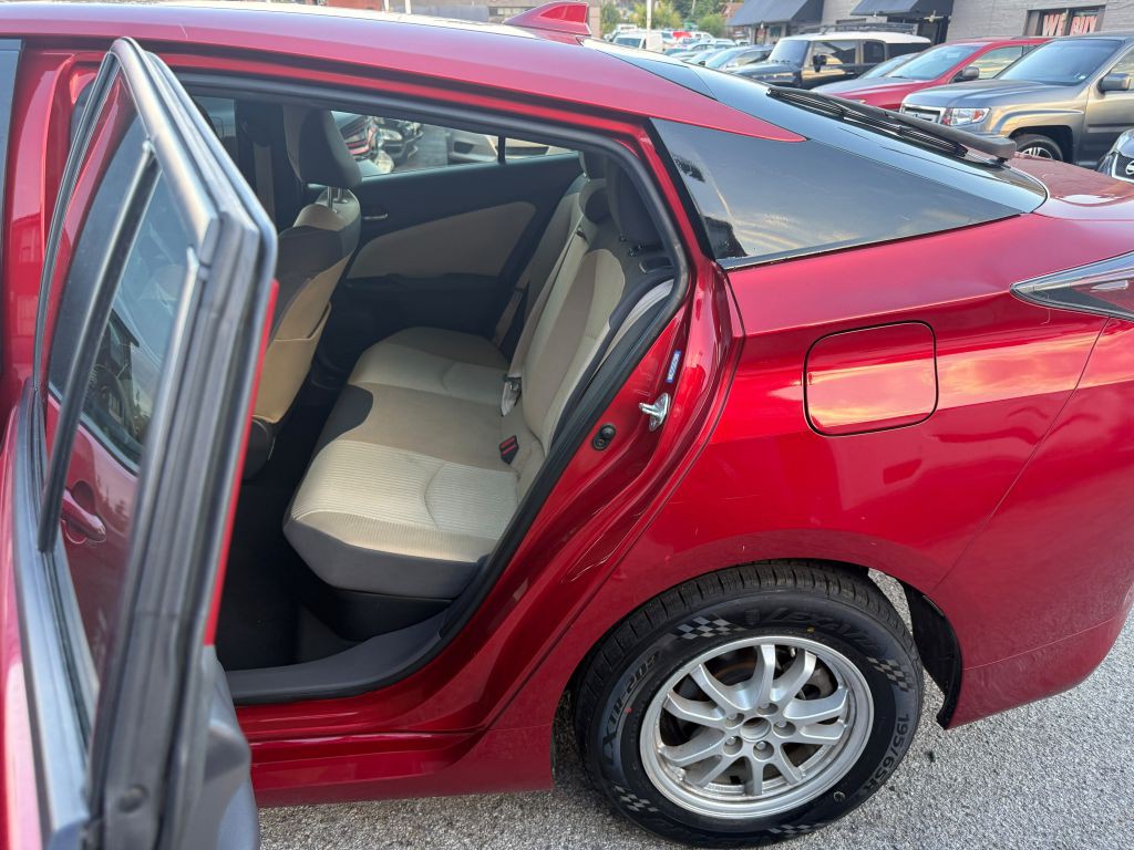 2016 Toyota Prius Image 24