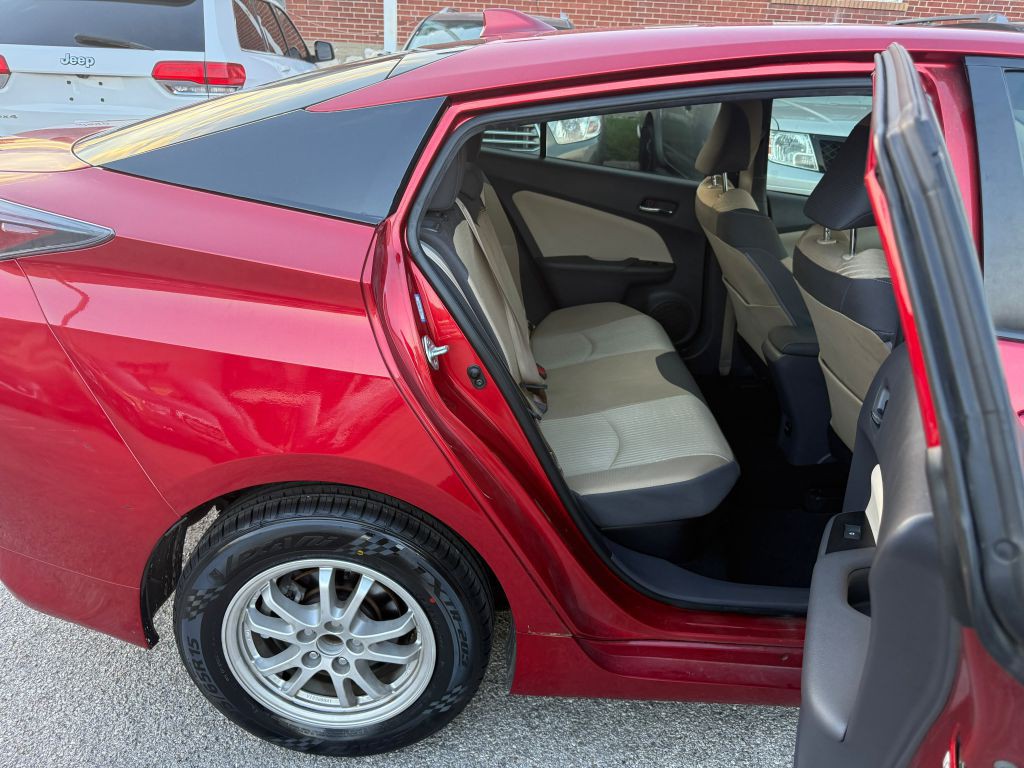 2016 Toyota Prius Image 26