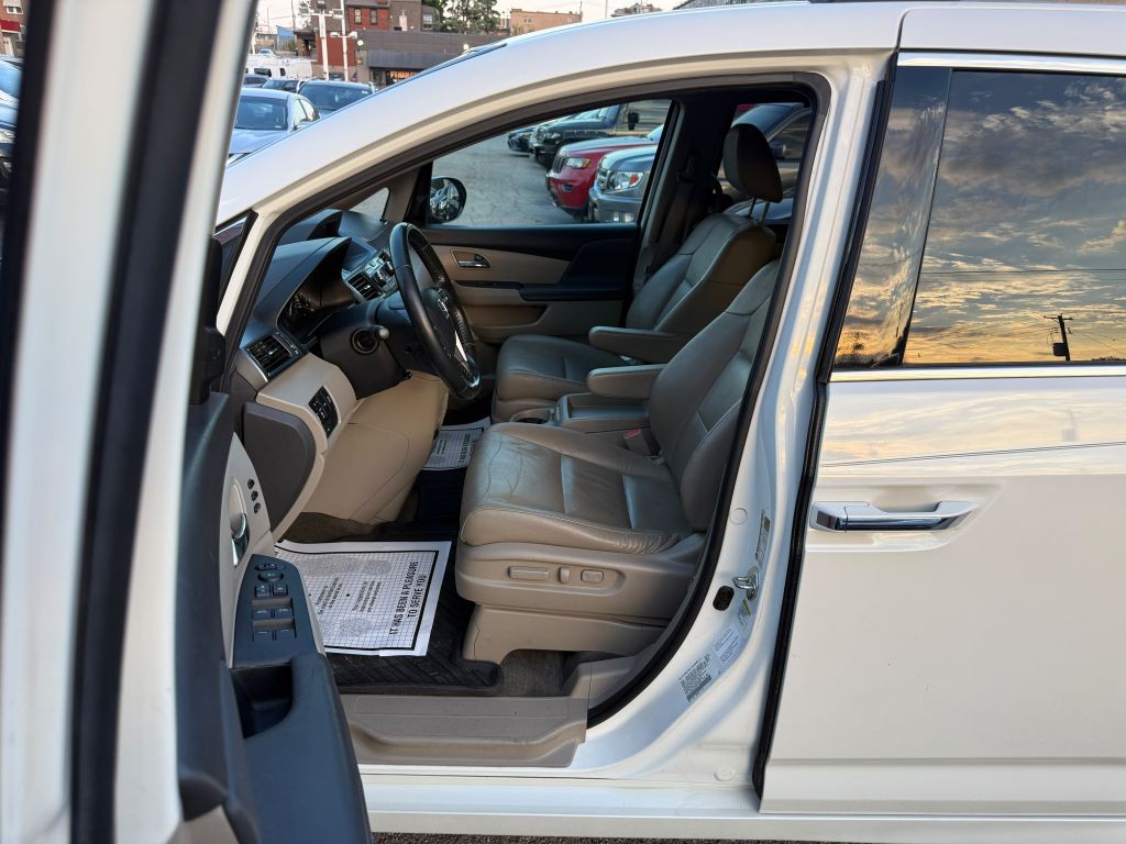 2017 Honda Odyssey Image 13