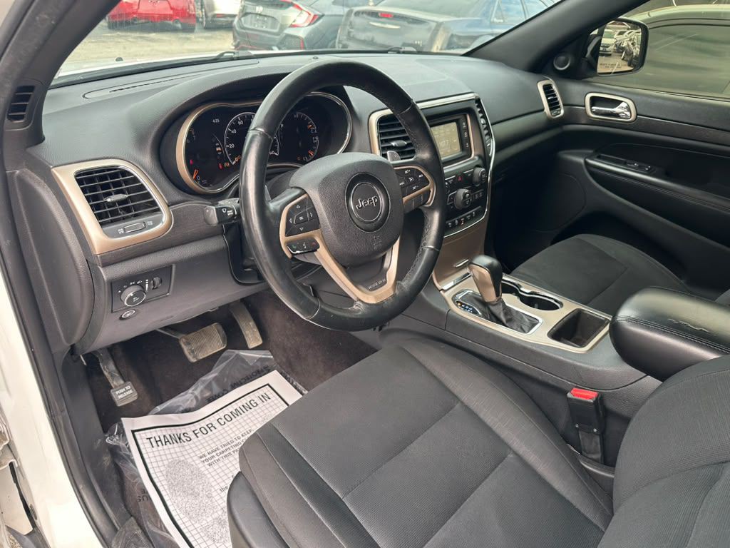 2017 Jeep Grand Cherokee Image 12