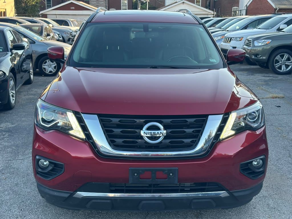 2017 Nissan Pathfinder Image 2