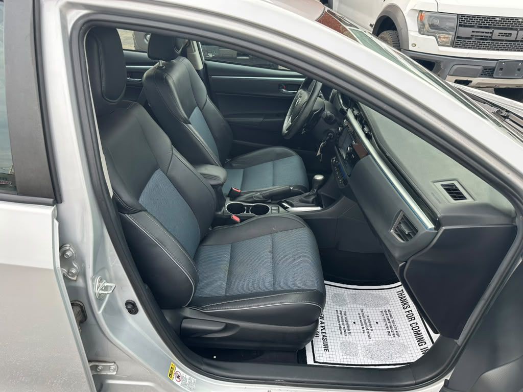 2016 Toyota Corolla Image 13