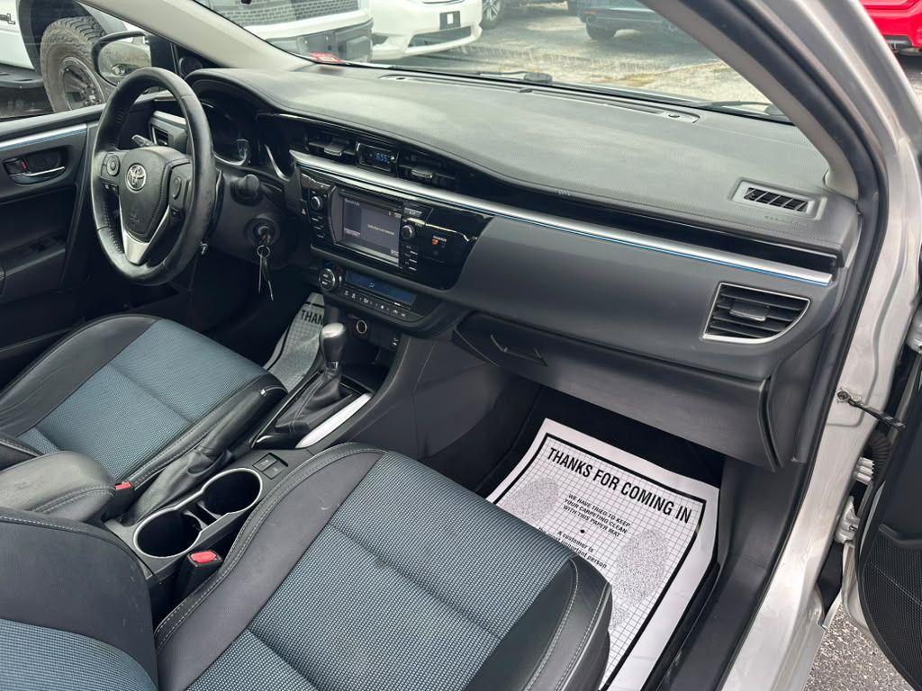 2016 Toyota Corolla Image 14