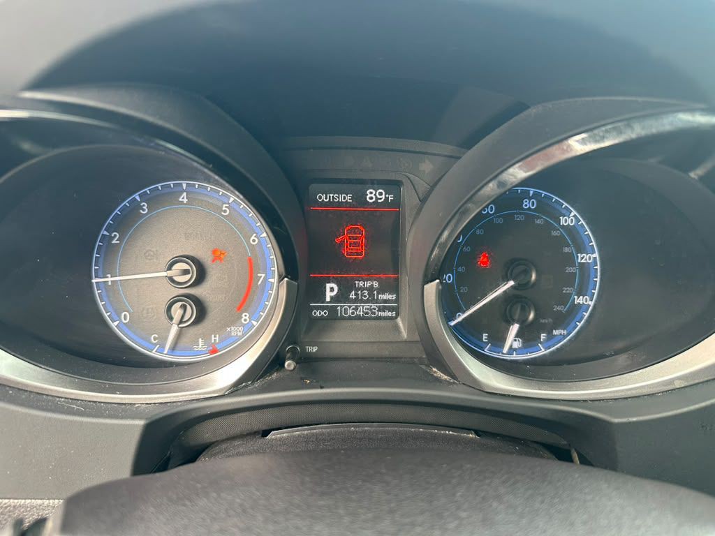 2016 Toyota Corolla Image 16