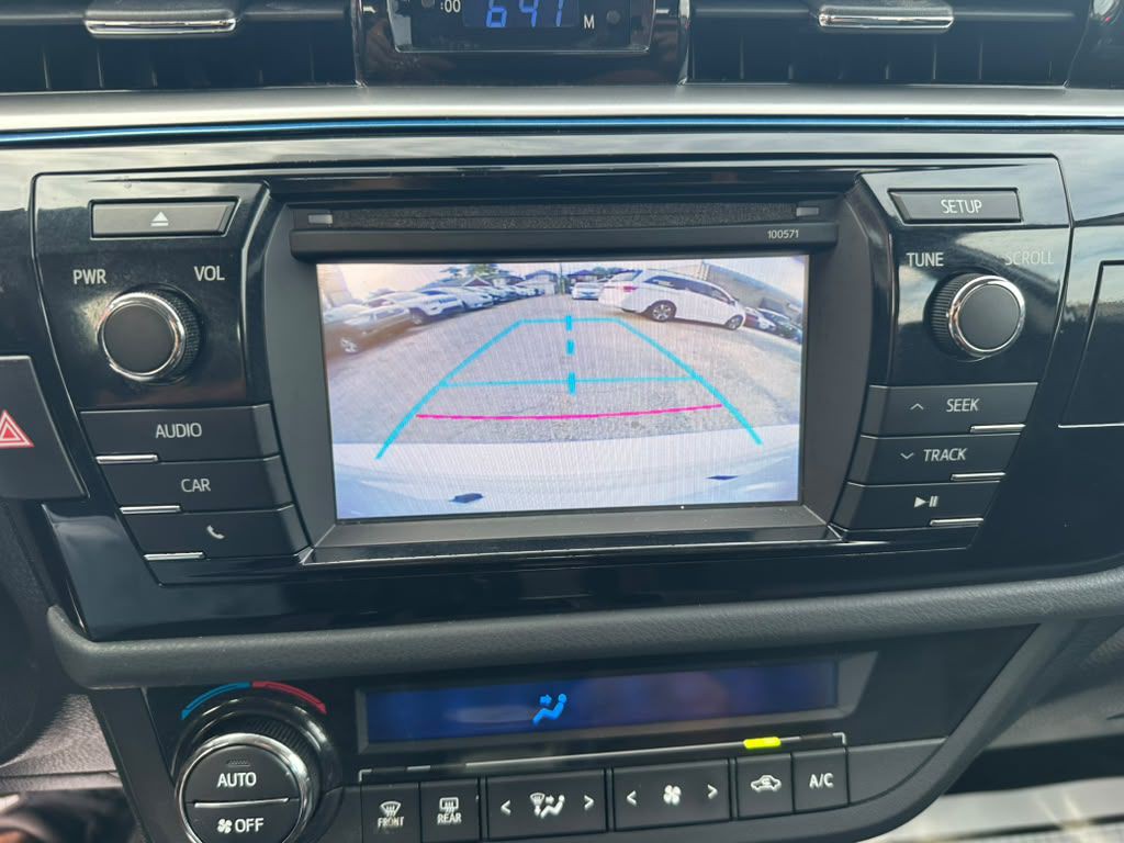 2016 Toyota Corolla Image 18