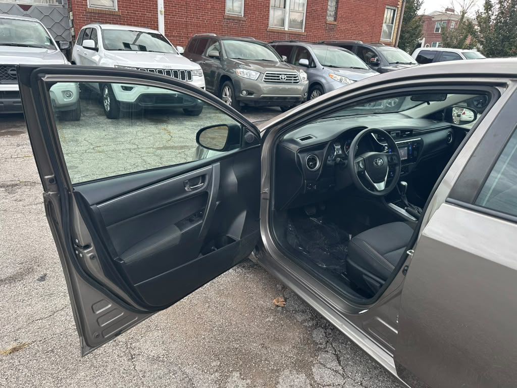 2017 Toyota Corolla Image 8