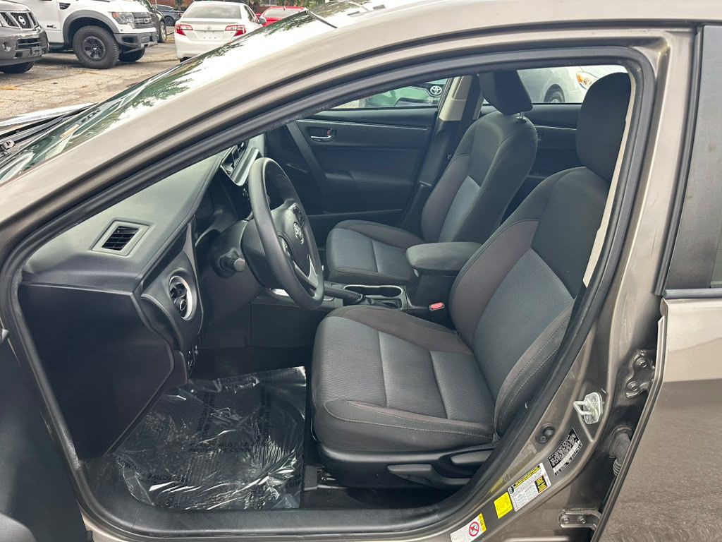 2017 Toyota Corolla Image 9
