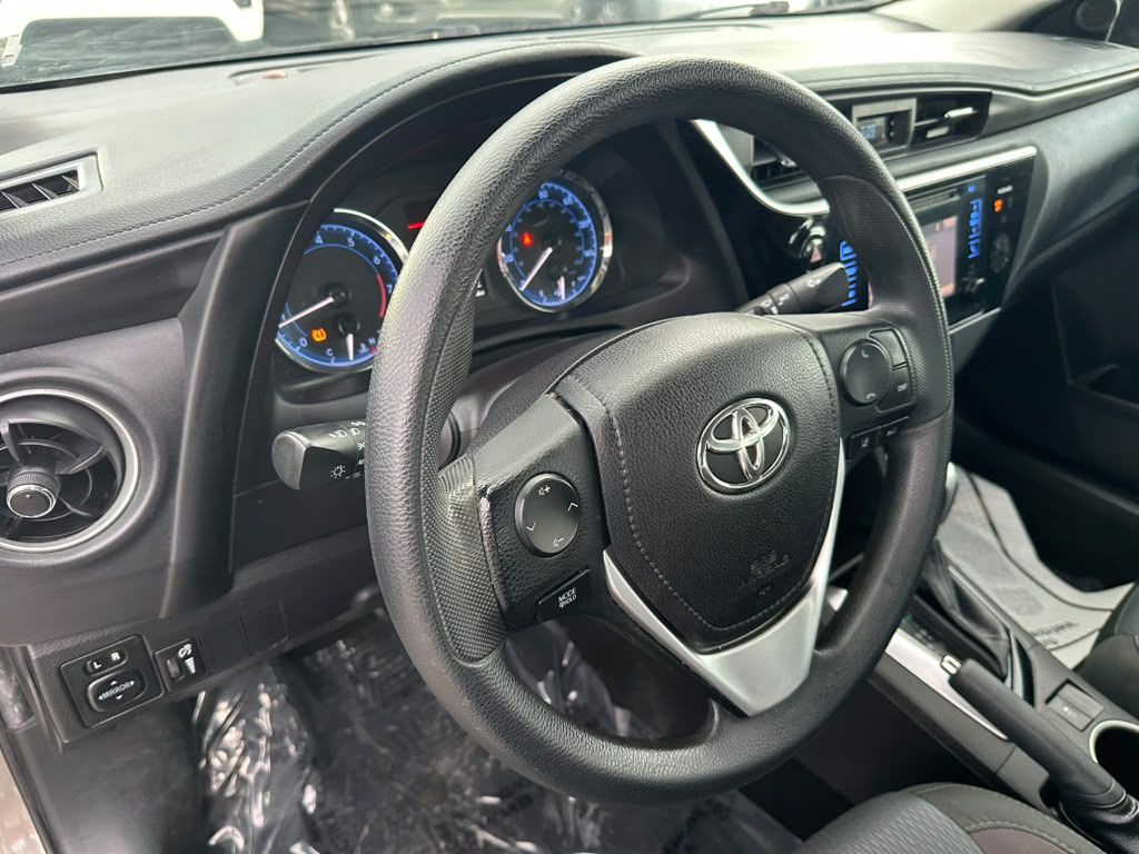 2017 Toyota Corolla Image 11