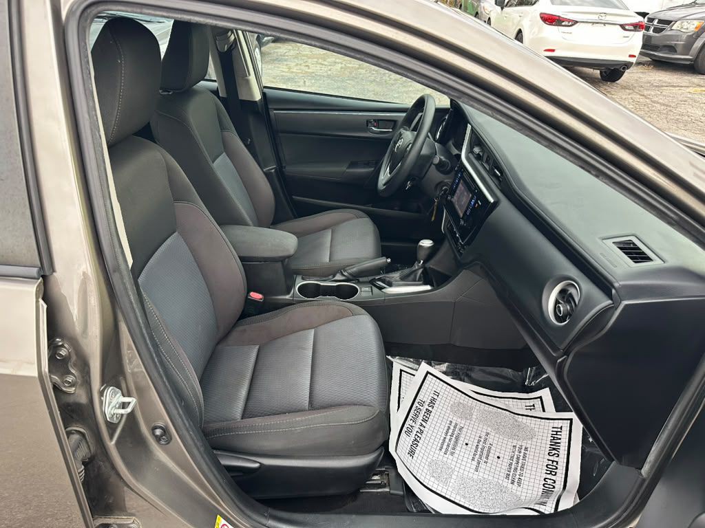 2017 Toyota Corolla Image 12