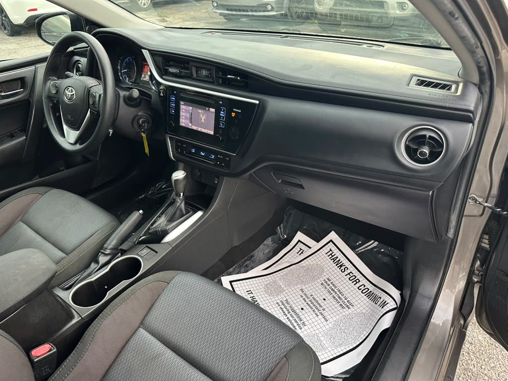 2017 Toyota Corolla Image 13
