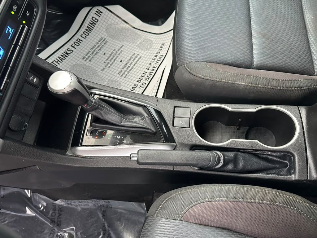 2017 Toyota Corolla Image 18