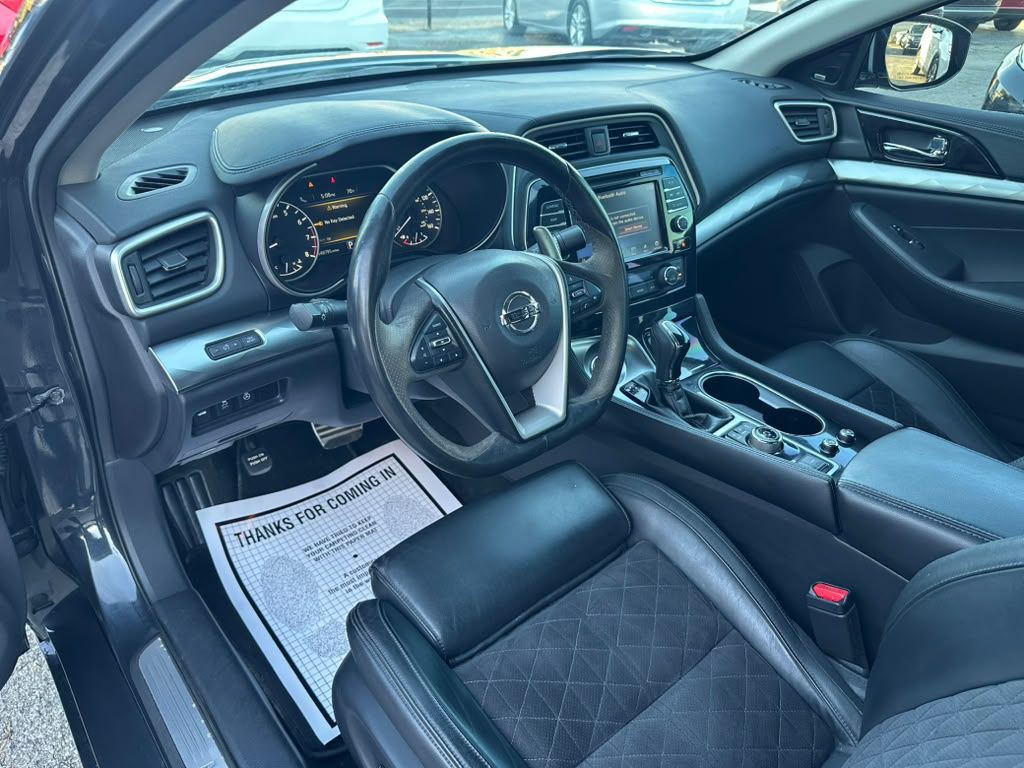 2017 Nissan Maxima Image 12