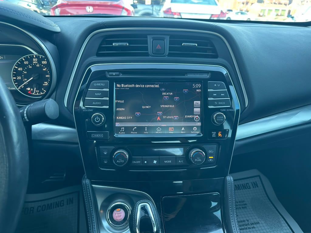 2017 Nissan Maxima Image 15