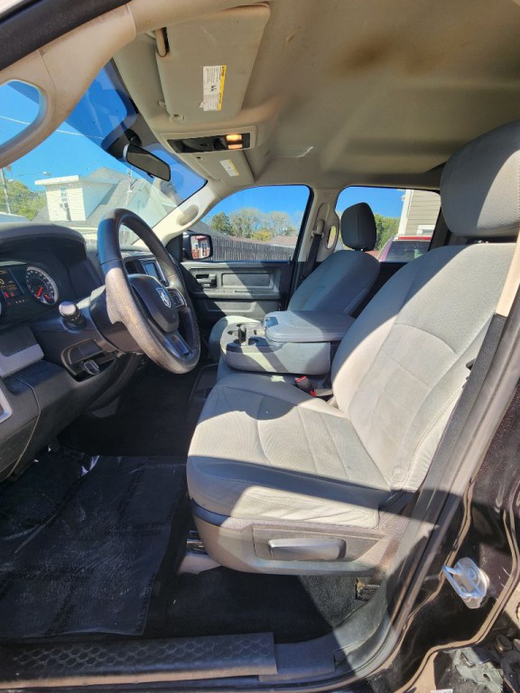 2017 RAM 1500 Image 12