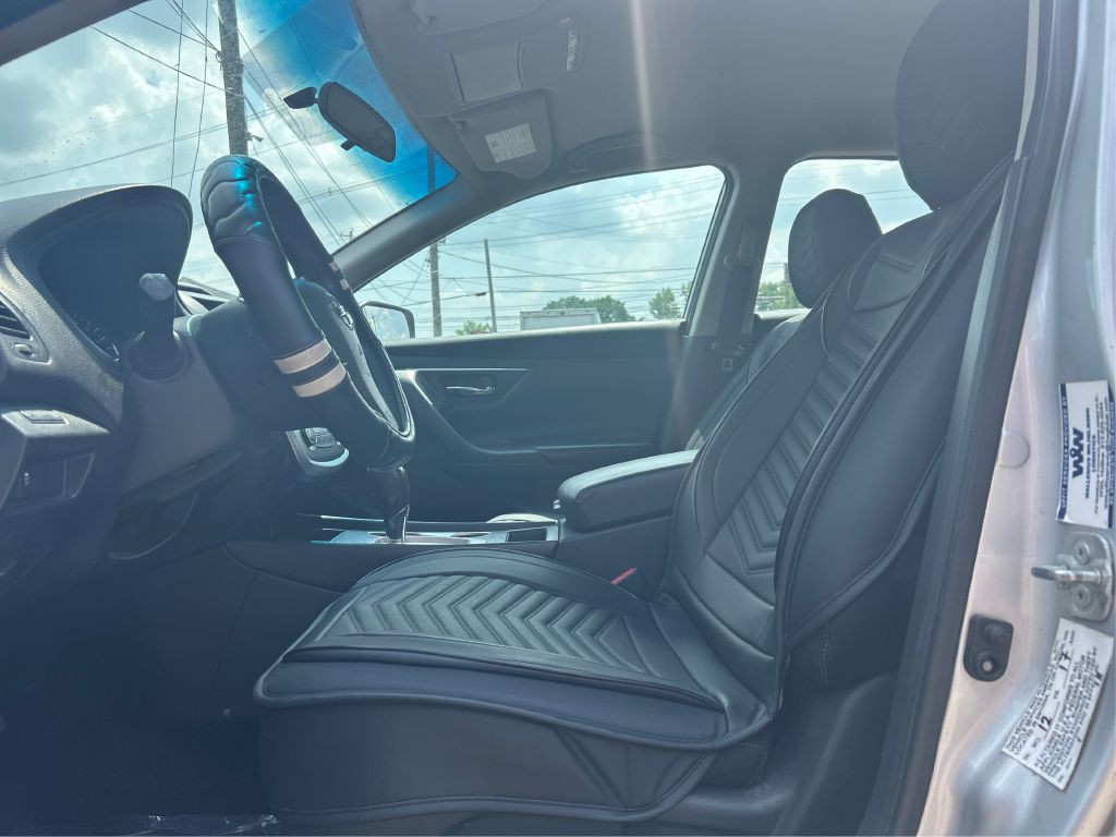 2018 Nissan Altima Image 9