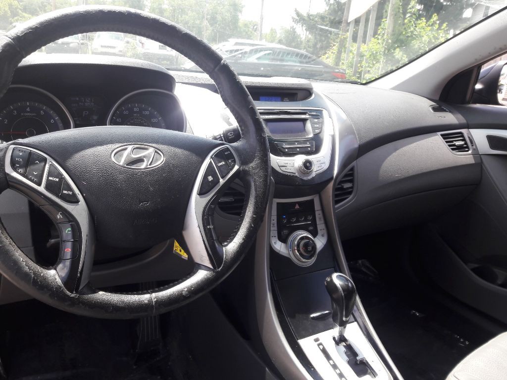 2012 Hyundai Elantra Image 8