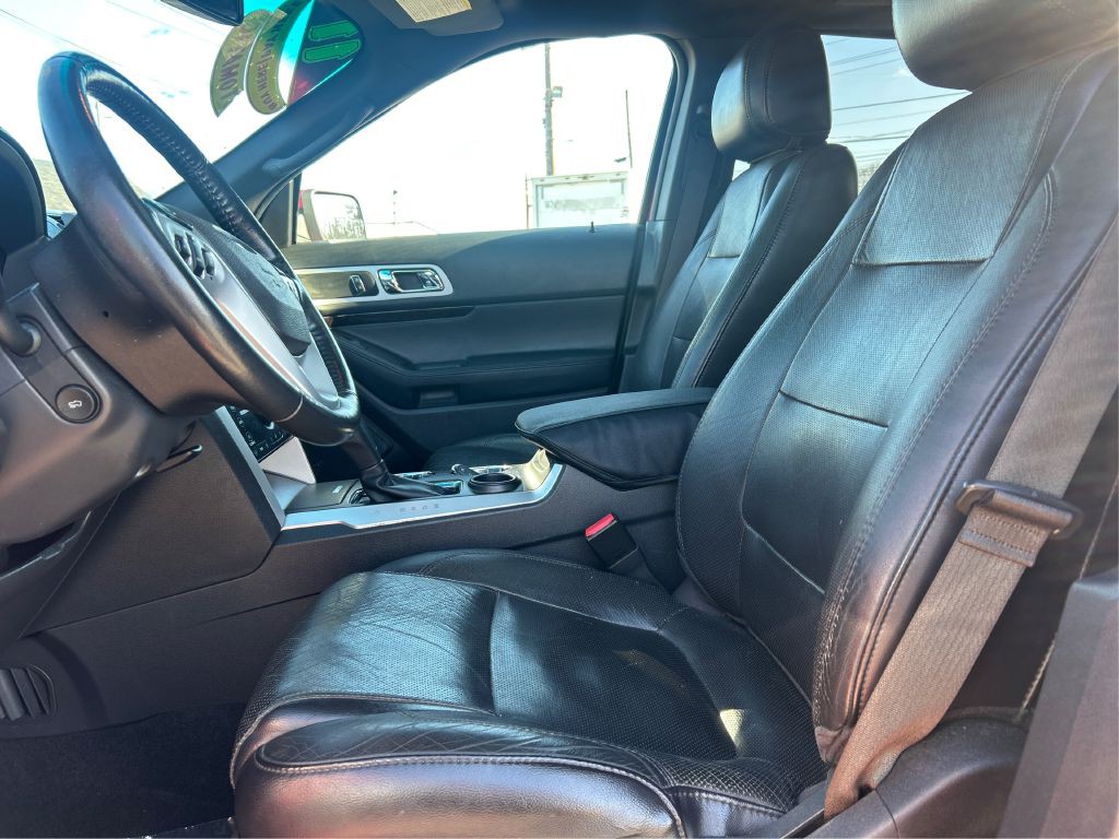 2015 Ford Explorer Image 9