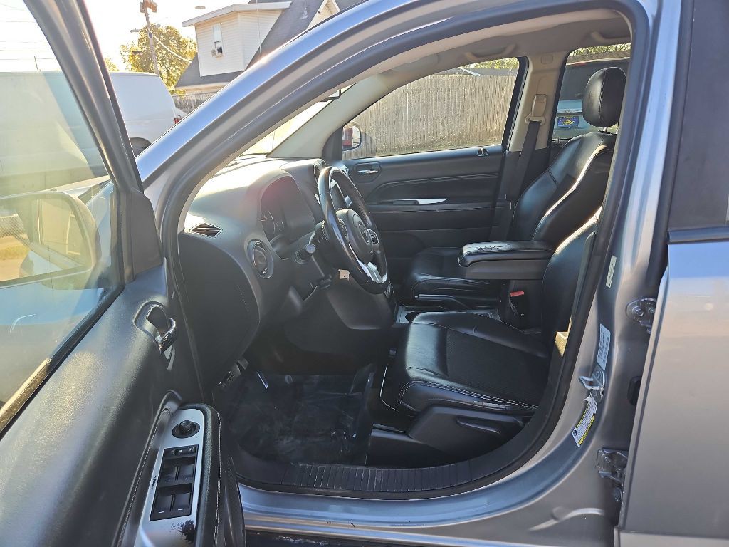 2016 Jeep Compass Image 8